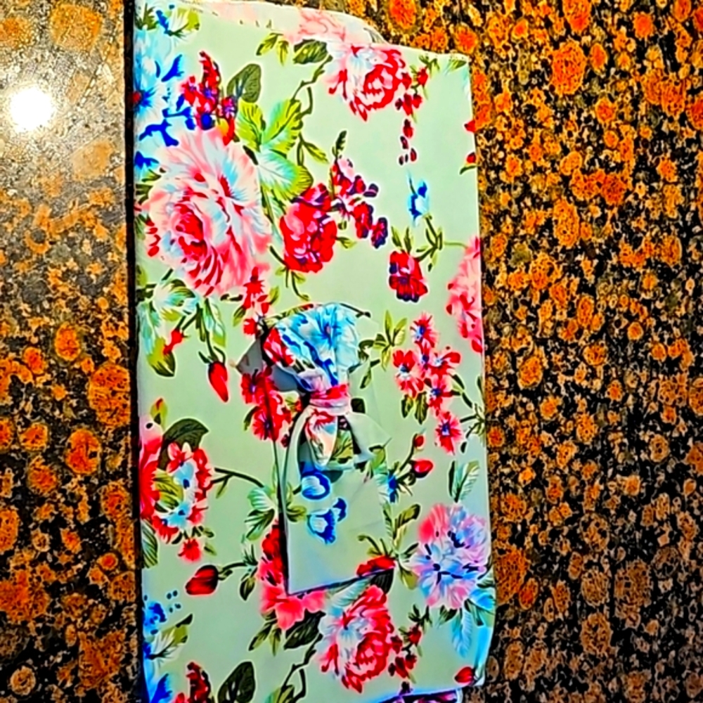 $3for12$$Gorgeous green floral swaddle with bow headband